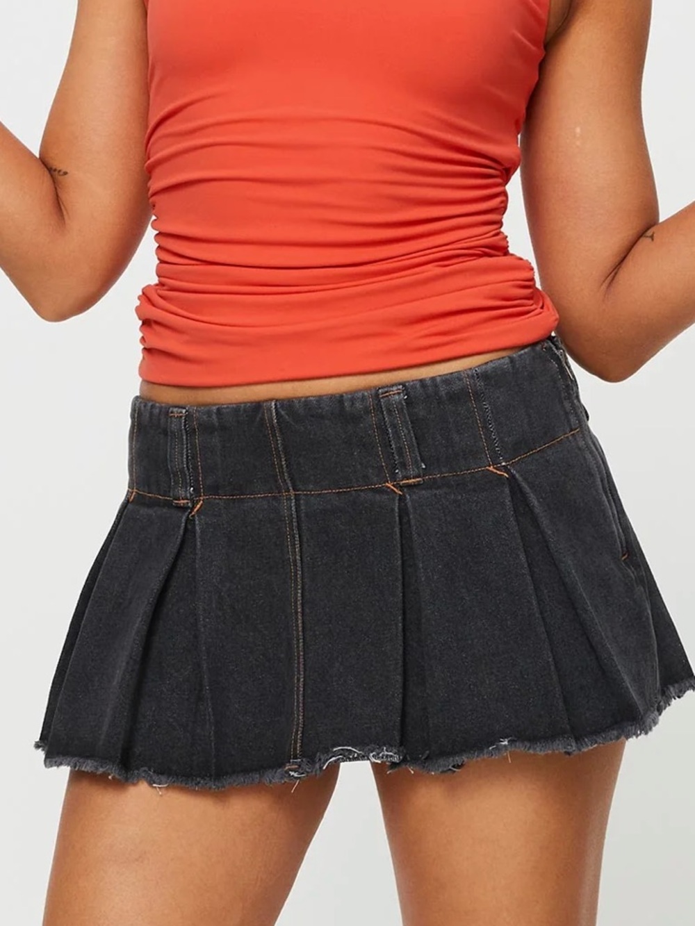 Lioness Allure 90'S Mini Skort Charcoal